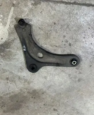 Peugeot 208 Front lower control arm/wishbone