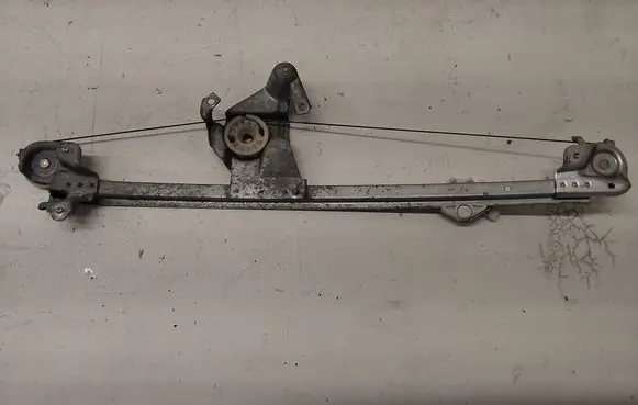 Mercedes-Benz E W210 Rear window lifting mechanism without motor 2107300746