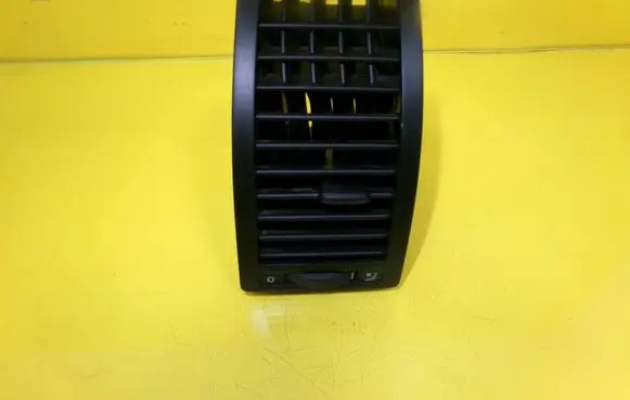 Volkswagen Polo IV 9N3 Dashboard side air vent grill/cover trim 6Q08197039B9