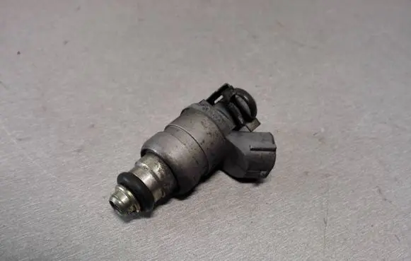 Audi A3 S3 A3 Sportback 8P Fuel injector 06A906031BT