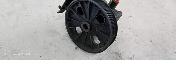 Volvo S40, V40 Power steering pump 30865946 9485757