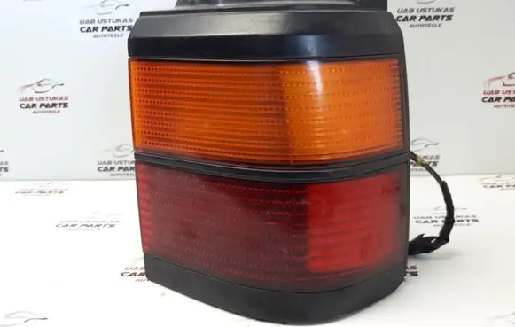 Volkswagen PASSAT B3 Rear/tail lights 333945257