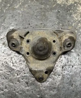 Volkswagen PASSAT B5 Coil spring mount 