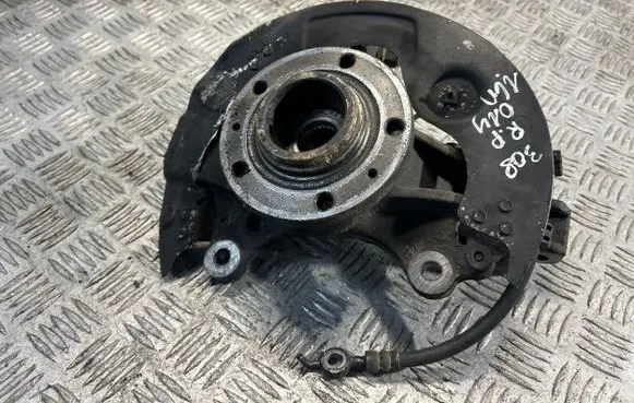 Peugeot 308 Front wheel hub spindle knuckle