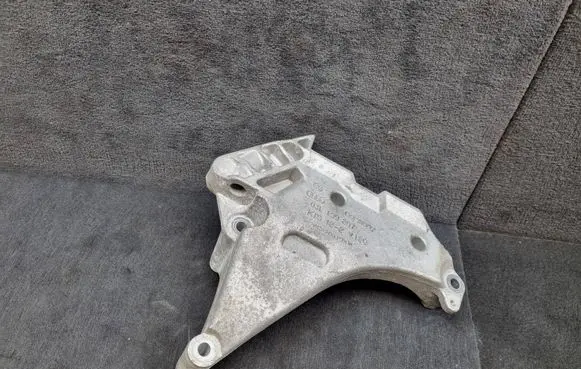 Volkswagen Golf VI Engine mounting bracket 03L199207