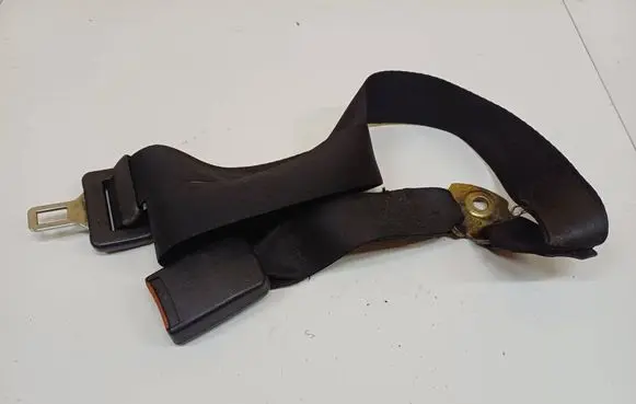 Volkswagen Golf III Rear seatbelt buckle 191857837