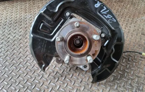 Ford Galaxy Rear wheel hub E1GC2C299 E1GC2K317AA