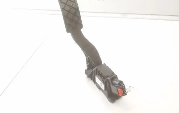 Volkswagen Golf VII Accelerator throttle pedal 5Q1723503H