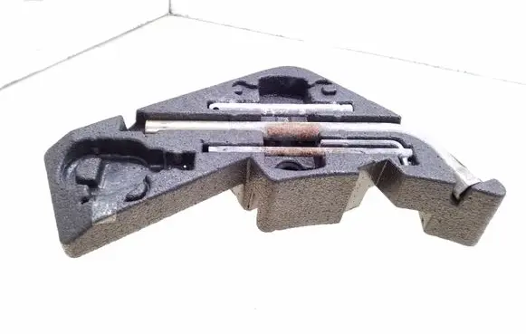 Volkswagen Touareg I Wheel nut wrench 7L0012219 7L0012113