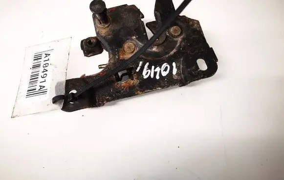 Audi A4 S4 B5 8D Engine bonnet/hood lock/catch 