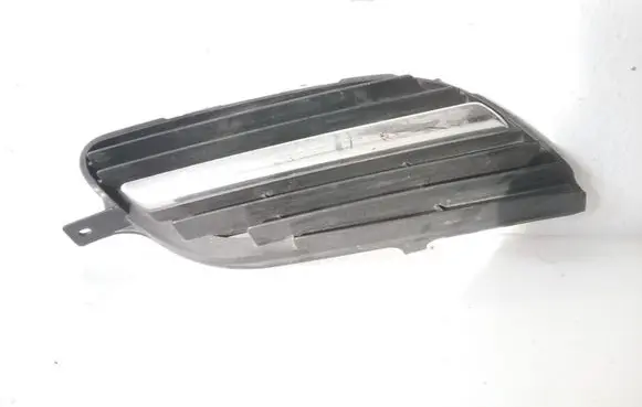 Nissan Almera Tino Front bumper upper radiator grill 9381M020 62322BU000