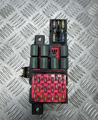 Rover 25 Fuse box set E6044 E6043