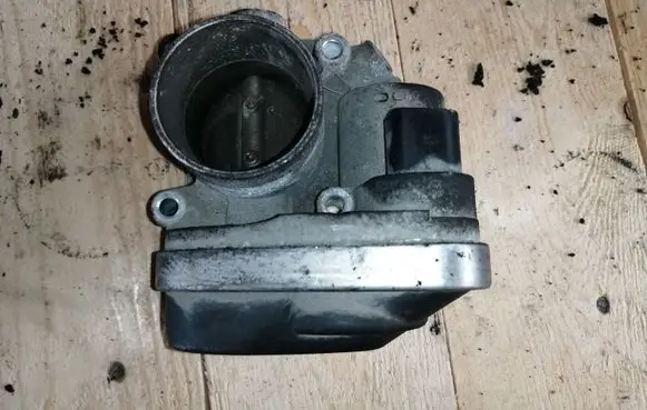 Skoda Fabia Mk1 (6Y) Throttle valve 036133062N