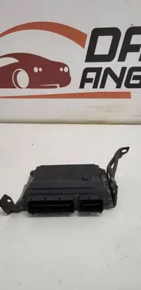 Toyota Avensis T270 Engine control unit/module 8966105F20 MB2759004733