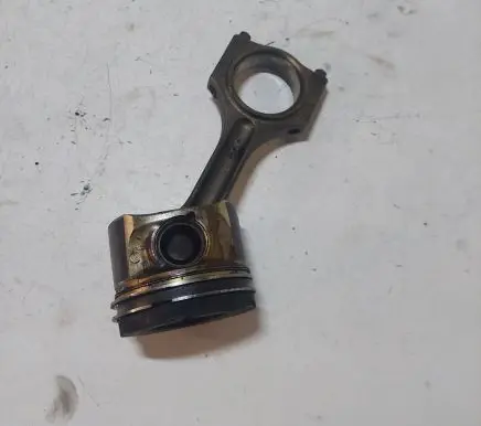 BMW 3 E90 E91 Piston with connecting rod