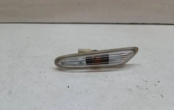 BMW 5 E60 E61 Front fender indicator light