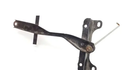 Toyota RAV 4 (XA30) Battery bracket 