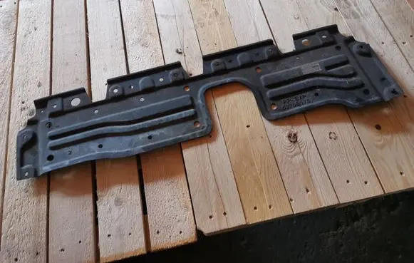 Engine splash shield/under tray