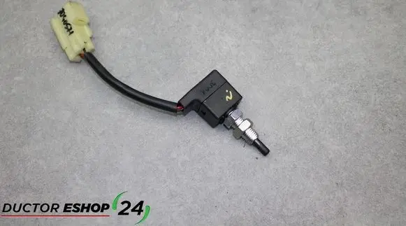 Hyundai i20 (PB PBT) Brake pedal sensor switch