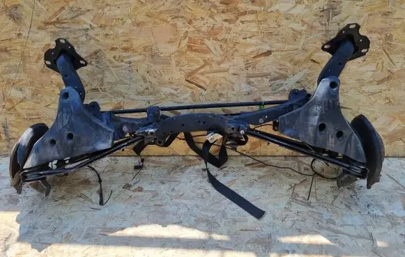 BMW 1 F40 Rear beam 6851560-4