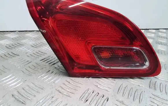 Opel Astra J Tailgate rear/tail lights 1090098