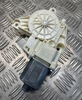 Mercedes-Benz E W212 Front door window regulator motor A2048200242 1211 971218100