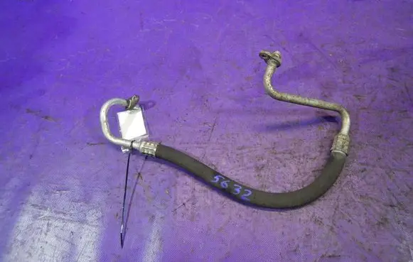 Renault Clio III Air conditioning (A/C) pipe/hose 8200306768