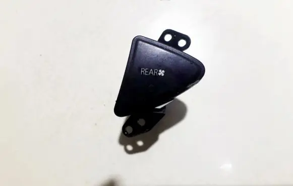 Mitsubishi Grandis Interior fan control switch mn151939zz