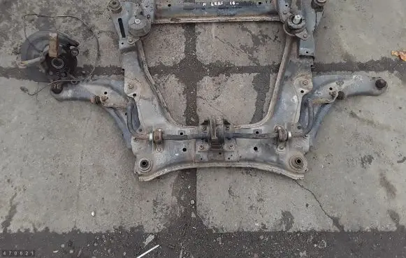 Nissan Leaf I (ZE0) Front subframe