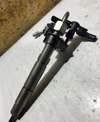 BMW 1 E81 E87 Fuel injector 0445116001