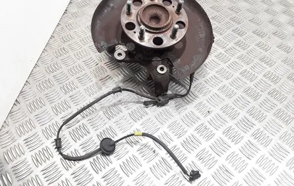 Hyundai i30 Rear wheel hub 