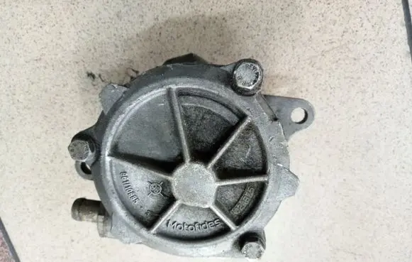 BMW 3 E46 Vacuum pump 96110885