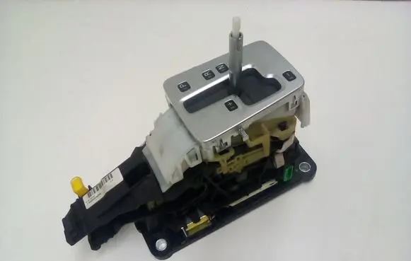 Volvo S80 Gear shifter/selector 30783307