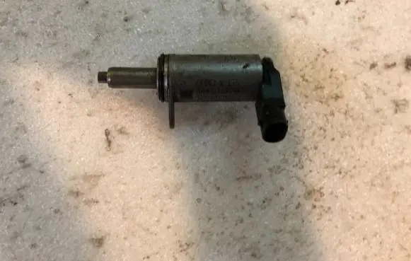Audi A4 S4 B8 8K Turbo solenoid valve 06H103697 06H103697B