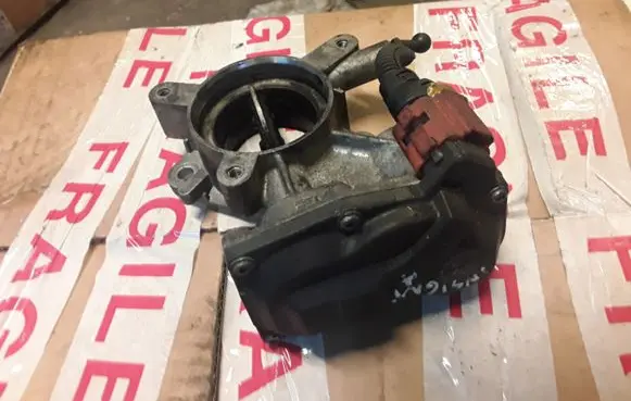 Opel Insignia A Throttle valve 50569200