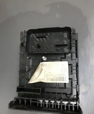 Volkswagen Touran II Fuse module 1K0937125