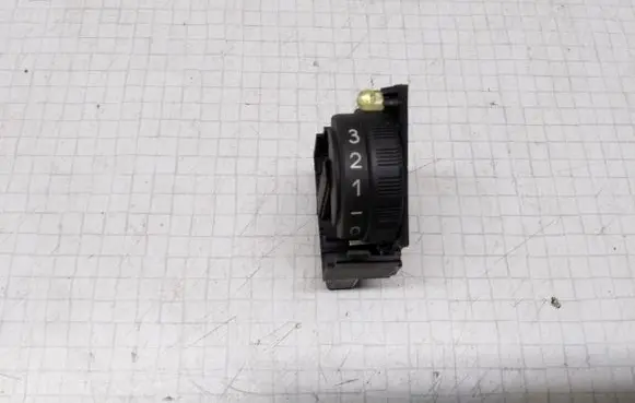 Peugeot 806 Headlight level height control switch 2569702