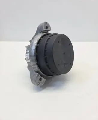 BMW 5 F10 F11 Engine mount bracket 6781562