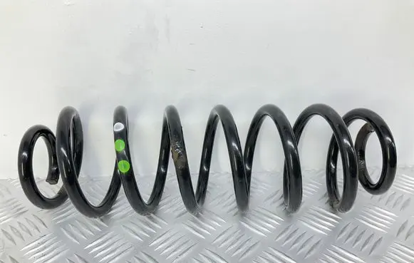 Volkswagen Touran II Rear coil spring