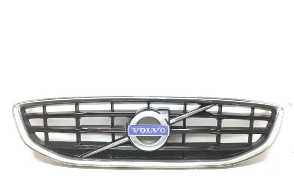 Volvo V40 Front bumper upper radiator grill 31353120