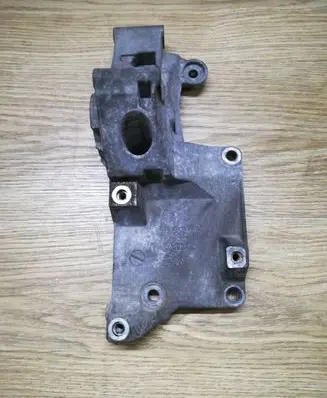 Volkswagen Polo IV 9N3 Generator/alternator bracket 038903143AG