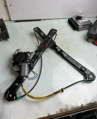 BMW 3 E46 Front door window regulator with motor 8196037 676283620630