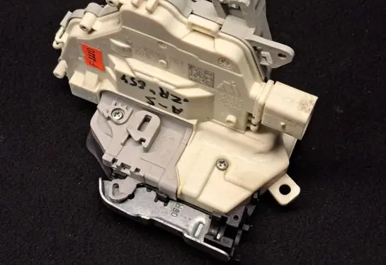 Audi Q7 4M Rear door lock 4G0839016E