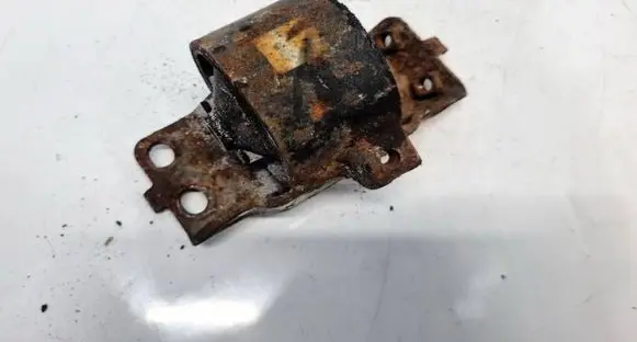Toyota Celica T200 Engine mount bracket 