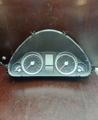 Mercedes-Benz C W203 Speedometer (instrument cluster) A2035404148
