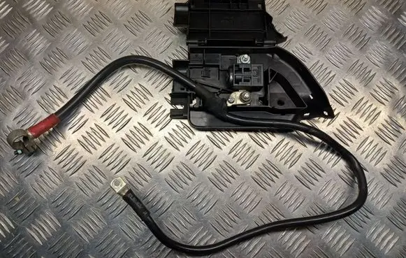 Audi A6 S6 C6 4F Battery relay fuse 4F0915519 4F0971812A 4F0971845B