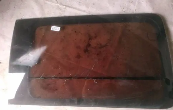 Rear door window glass