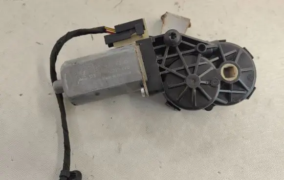 Audi Q5 SQ5 Seat adjustment motor 0390203470