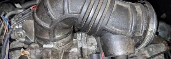 Opel Omega B1 Air intake hose/pipe