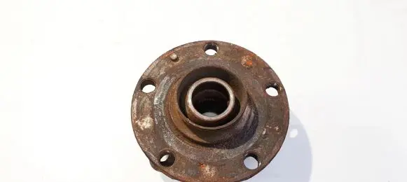 Audi A6 S6 C5 4B Front wheel hub